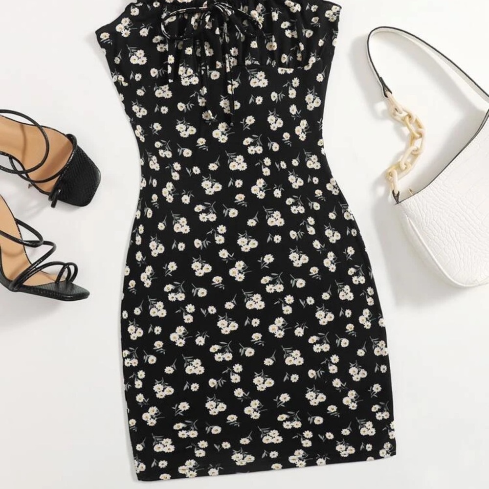 💎NWOT Black daisy print SHEIN dress